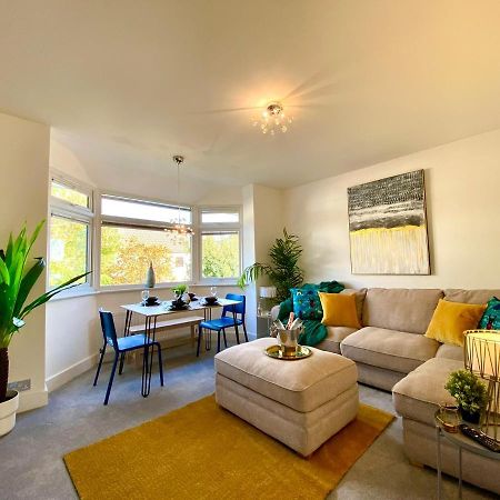 Seaside Serenity: Stylish 2-Bedroom Near Bournemouth's Best Beach Exterior photo