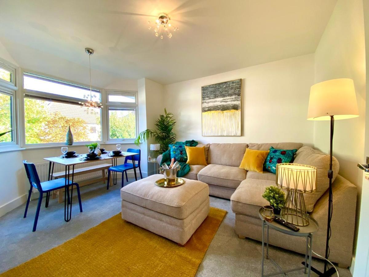Seaside Serenity: Stylish 2-Bedroom Near Bournemouth's Best Beach Exterior photo